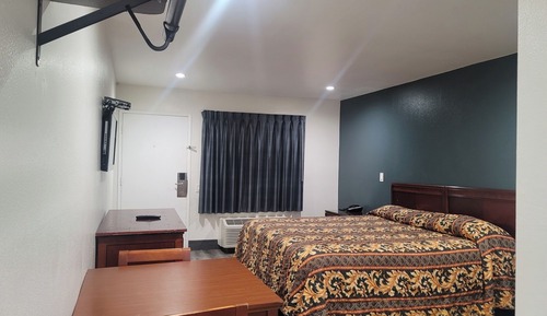 Standard Room, 1 King Bed