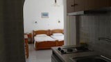 Family Quadruple Room, 2 Bedrooms, Kitchenette