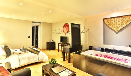 Deluxe with Pool Access Ocean VIew