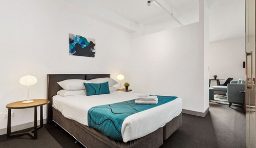 Deluxe Studio Apartment