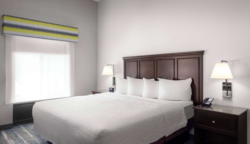 Suite, 1 King Bed, Accessible, Non Smoking