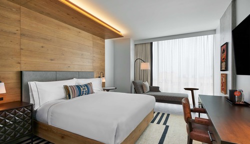 Room, 1 King Bed, Accessible (Hearing)