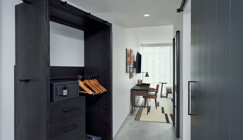 Room, 1 King Bed, Accessible (Roll-In Shower, Mobility & Hearing)