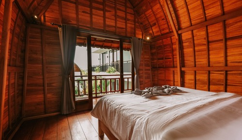 Bungalow Room