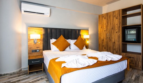Deluxe Room, 1 Bedroom, Non Smoking, Mountain View