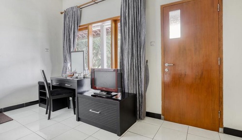 Twin Room (Reddoorz)
