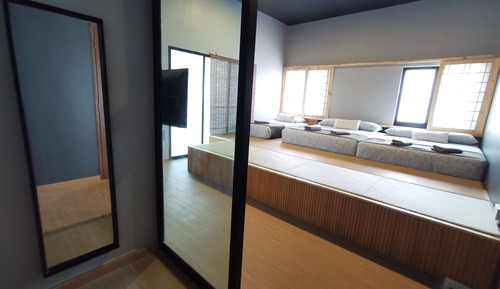Signature Room