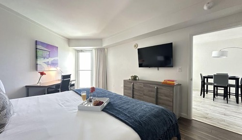 Deluxe Apartment, Balcony, Partial Ocean View1014