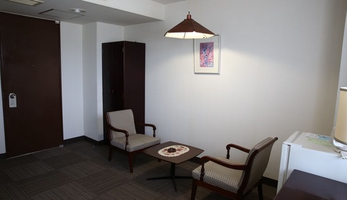 Double Room, Smoking