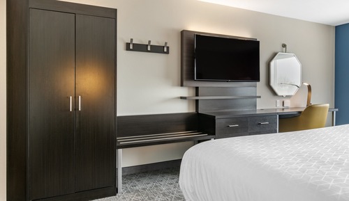 Suite, 1 King Bed, Accessible Bathtub, Non Smoking (Communications, Mobility)
