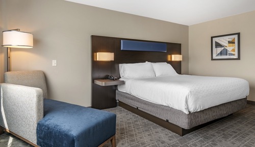 Suite, 1 King Bed, Accessible Bathtub (Mobility)