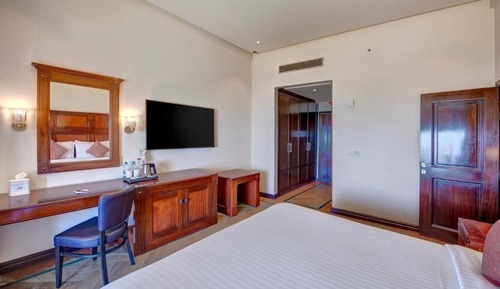 Deluxe Room, 1 King Bed