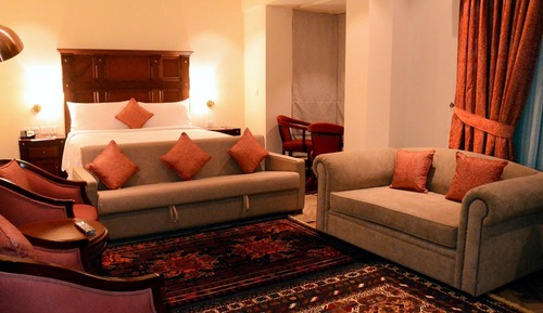 Family Room, 1 King Bed