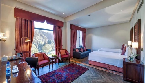 Family Room, 2 Twin Beds