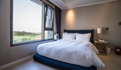 Deluxe East Double Room