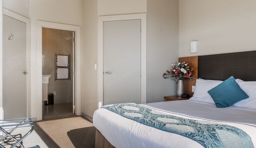 1 Bedroom Seaview Suite