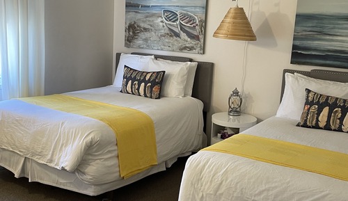 Standard Room, 2 Double Beds (206)
