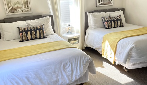 Standard Room, 2 Double Beds (207)