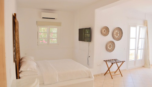 Family Studio, Garden View