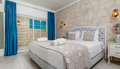 Economy Double Room, 1 King Bed (Bodrum Kat)