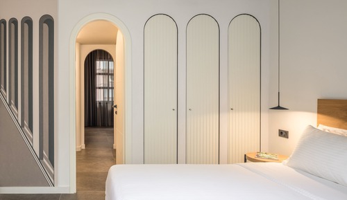 Deluxe Suite, Garden View