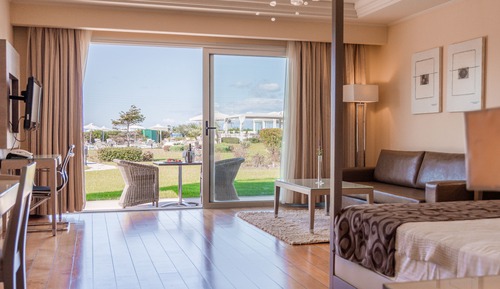 Premium Suite with Garden View