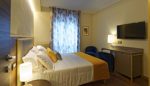 Deluxe Double Room (CAMERA 2 RR)