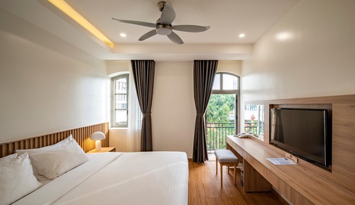 Premier Super King With Balcony