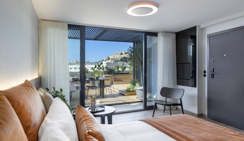 Exclusive Studio Suite, Hot Tub, City View