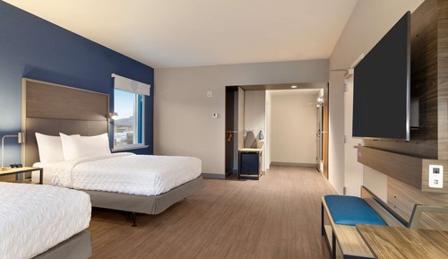 Room, 2 Queen Beds, Accessible, Bathtub (Mobility & Hearing)