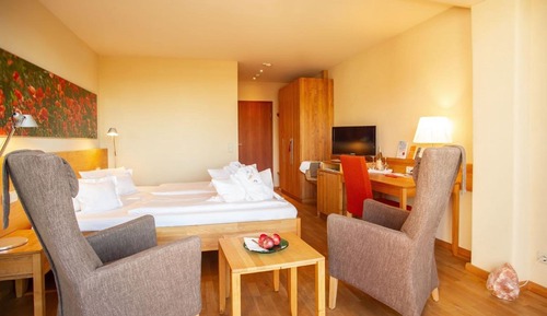 Suite, Balcony