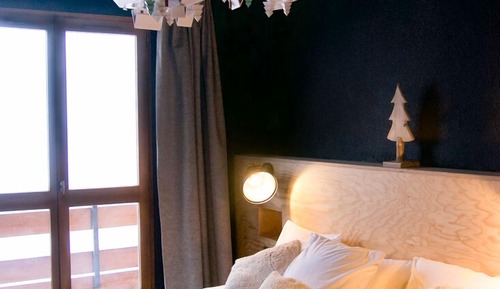 Double Room (Ho My God)