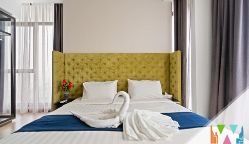Executive Suite, 2 Bedrooms, Pool Access, City View