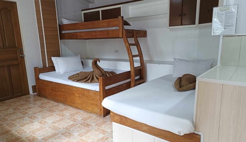 Economy Room, Multiple Beds, Private Bathroom