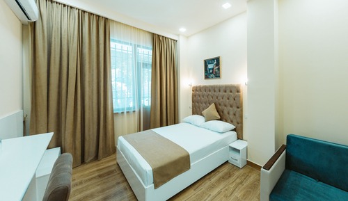 Room (Galentz)