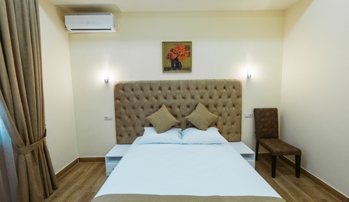 Design Double Room (Surenyants)