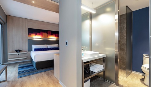 Urban, Room, 1 King Bed, Non Smoking, Courtyard View