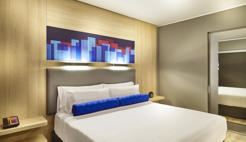 Breezy, Room, 2 Queen Beds, Non Smoking