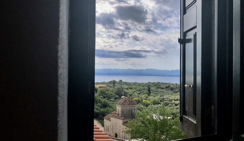 Executive Suite, Sea View