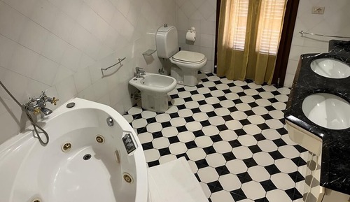 Triple Room, Bathtub (Room 03)