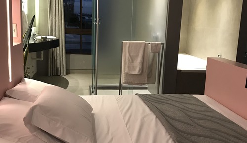 Double Room, 1 Queen Bed