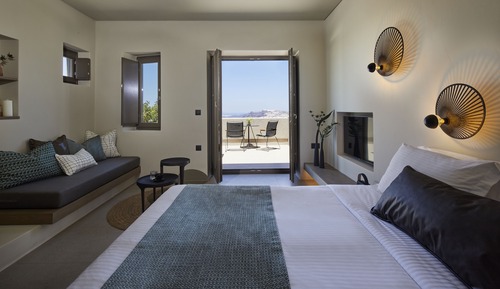 Euphoria Suite with Outdoor Jacuzzi