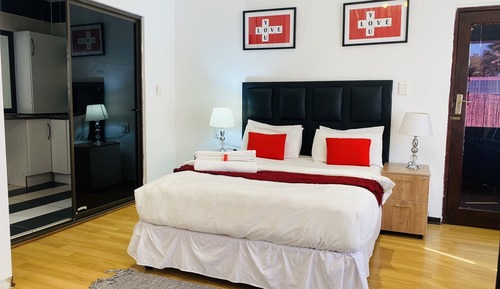 Deluxe Double Room, 1 Queen Bed, Bathtub, Executive Level
