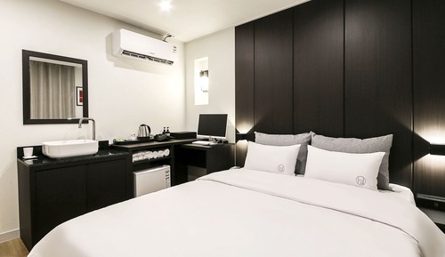 Deluxe Double Room, 1 Queen Bed, Smoking