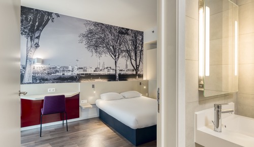 Basic Double Room, 1 Double Bed, Roll-in Shower