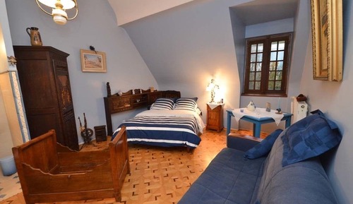Family Room (Marine)