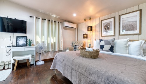 Two Bedroom Bungalow with Terrace