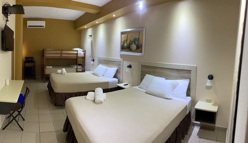 Family Room, Multiple Beds