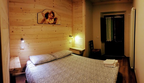 Studio, 1 Queen Bed with Sofa bed
