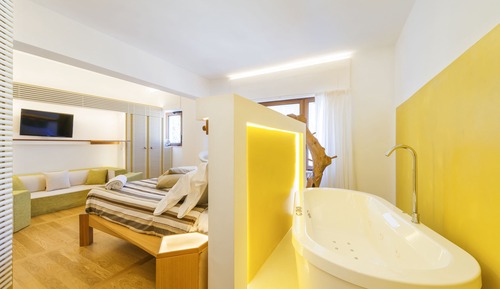 Junior Suite, 1 Double Bed, Jetted Tub